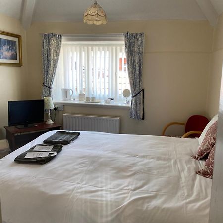 Hq Pencadlys Hotell Prestatyn Exteriör bild