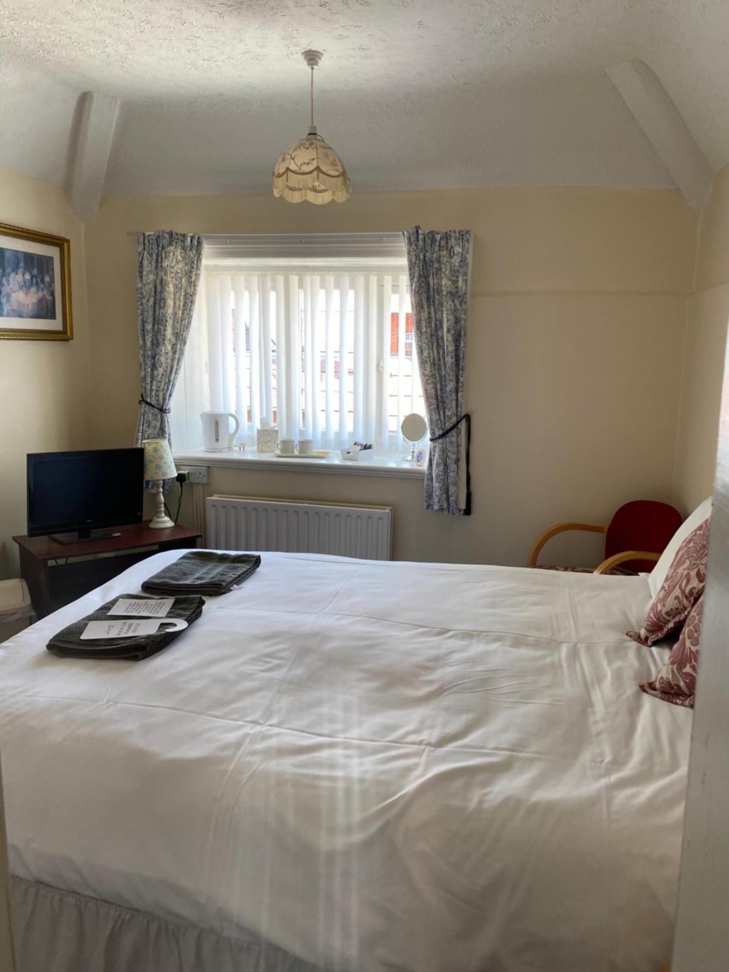 Hq Pencadlys Hotell Prestatyn Exteriör bild